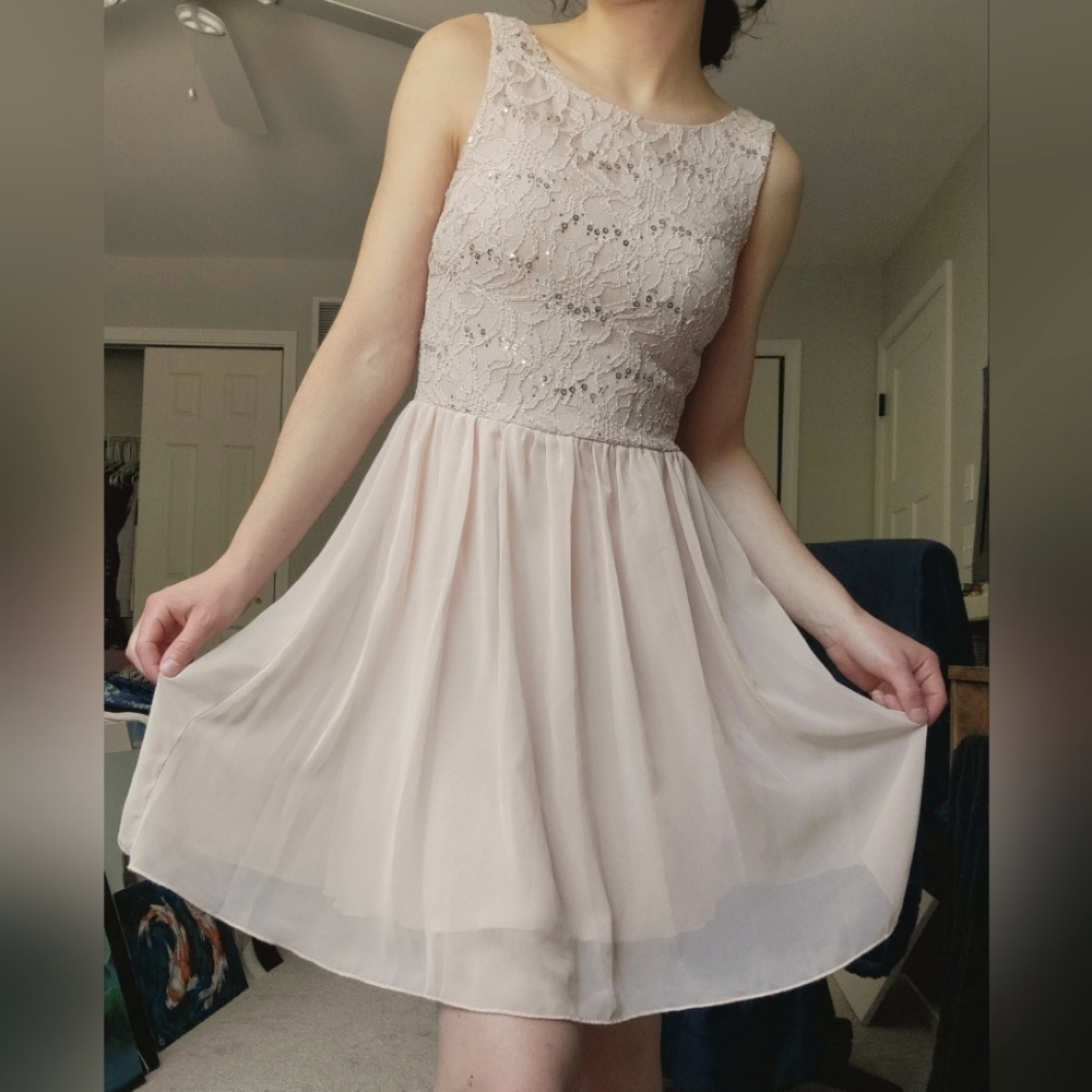 Speechless Pale Pink Floral Midi Dress